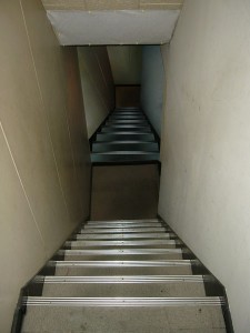 トリック　壁画　階段