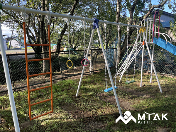 塗装の痛んだ公園をカラフルにリフレッシュ！